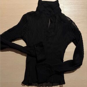 Vintage mesh black top